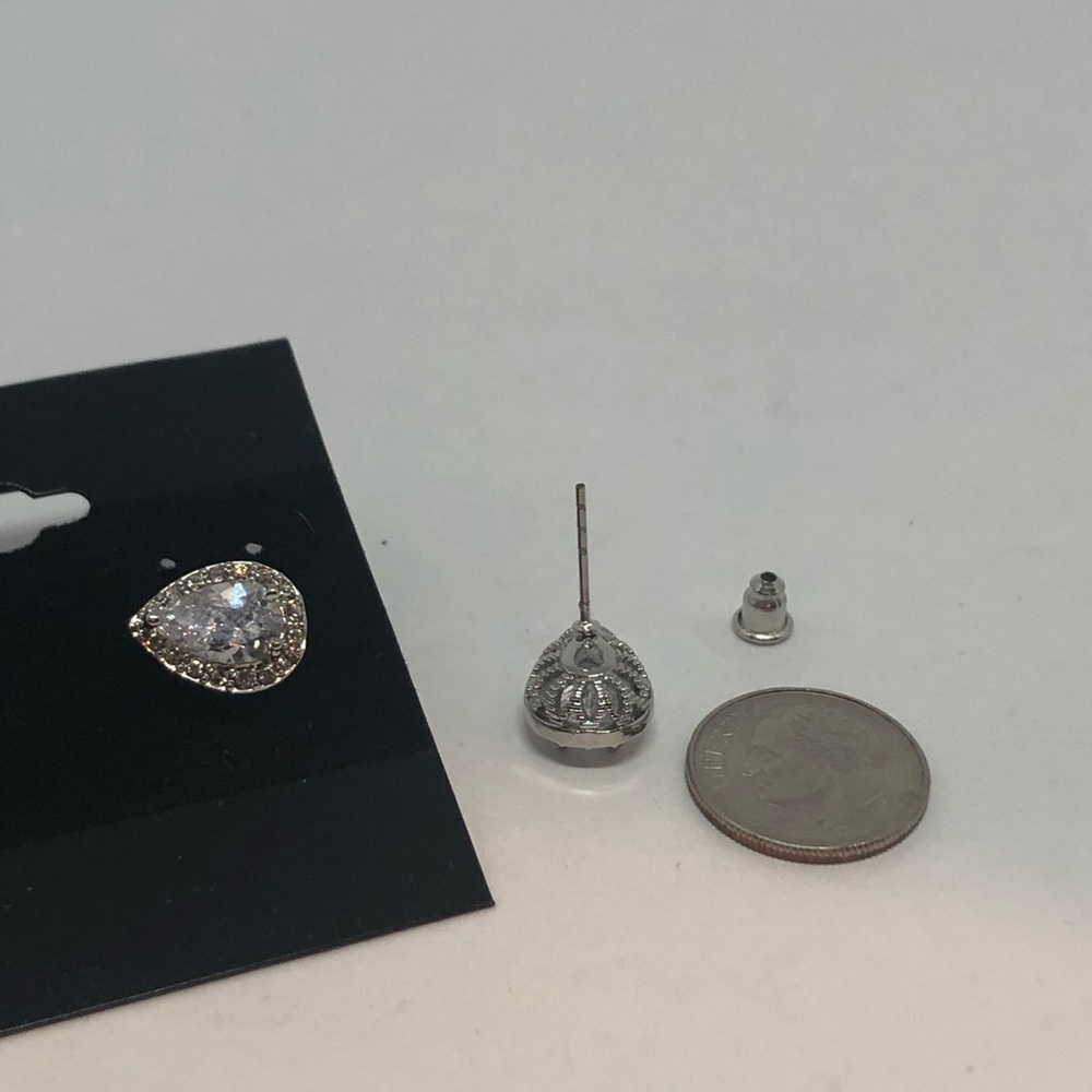🆕Cubic Zirconia Teardrop Halo Stud Earrings🆕 - Picture 3 of 3